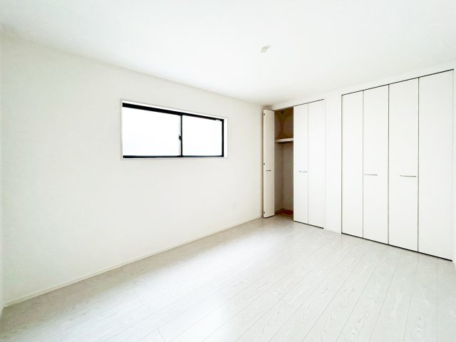 6.5帖のお部屋です。2×クローゼット設置。明るいお部屋です（施工例）　