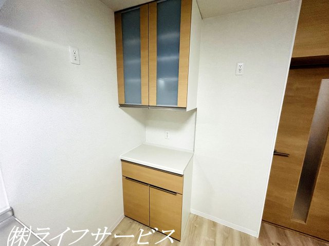 キッチンにはカップボード新設済みです♪（入居前・2024年6月撮影）
