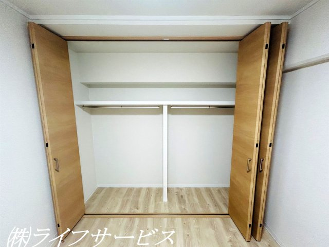 キャッチ隣の洋室4.5帖／ワイドクローゼット有♪（入居前・2024年6月撮影）