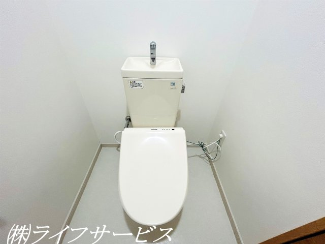 温水洗浄便座付トイレ新調（入居前・2024年6月撮影）