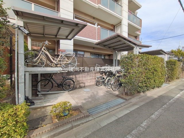 ～サイクルポート付きの駐輪場～