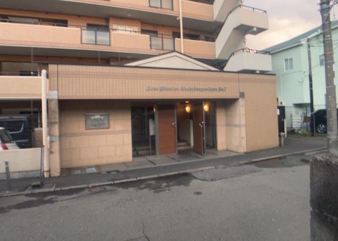 隣家の土地はどうなっているのか、生活利便施設が近くにあるのか、学校まで近いかなど、お客様のライフスタイルにあわせたイメージが重要です。また、近くにあると困る施設が近くにないかも確認するといいでしょう。