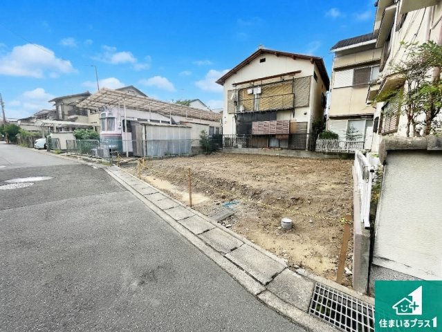 周辺は落ち着いた街並みの住宅地！子育てがしやすい住環境です！