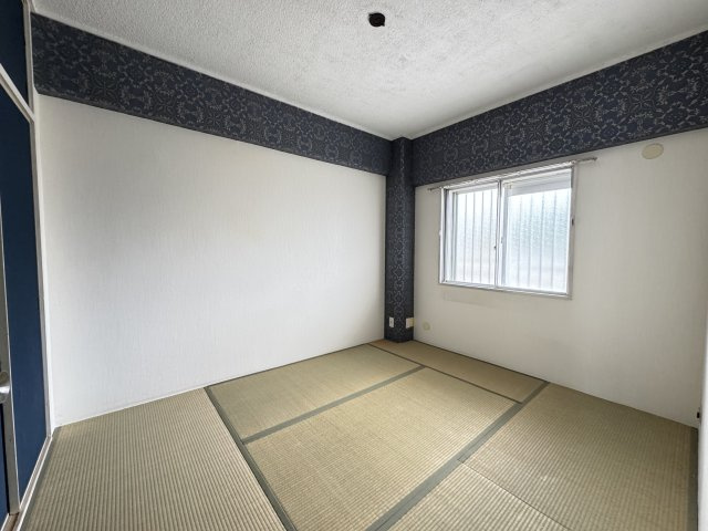 和室5.3帖。個人の部屋や寝室として使える和室。