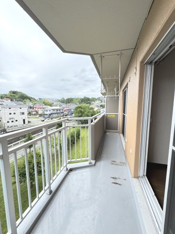 お洗濯物が良く乾きそうなバルコニーです。