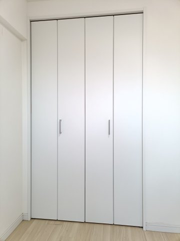 【洋室1　収納】