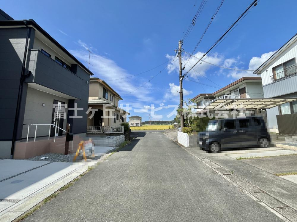 前面道路です