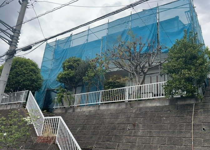 木造住宅とは土台、壁、柱など建築物の強度を支える構造体の材に木が使用されている構造を指します。構造体は建物の自重を支えるだけではなく風圧や水圧、積裁荷重などあらゆる衝撃に耐えるための基礎です。