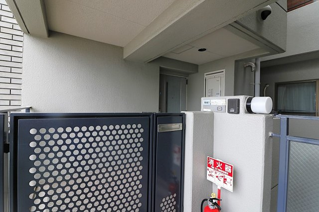 玄関専用ポーチ付きです☆