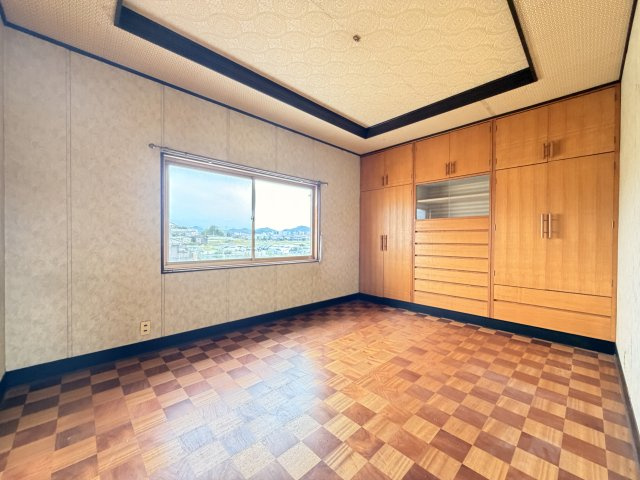 ゆったりした洋室6帖　収納付です