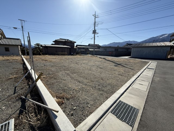 【南アルプス市加賀美　売地の外観】