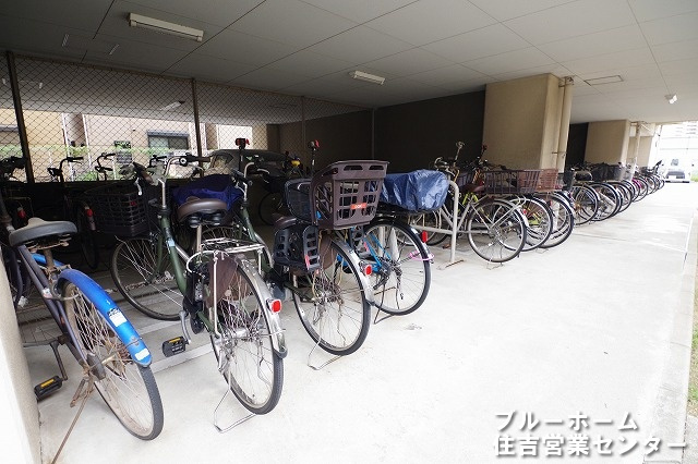 屋内駐輪場がございます！