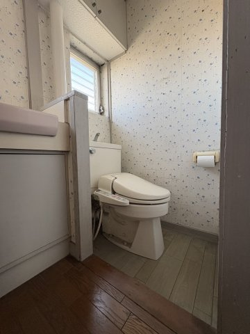トイレメインのお写真になります。
