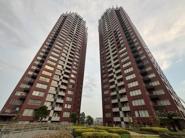 左がEAST、右がWEST