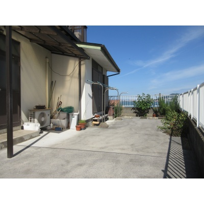 高台ならではの心地よい風を感じられます♪