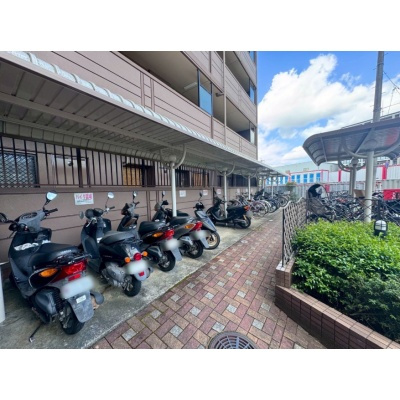駐輪場・バイク置場も完備しています♪