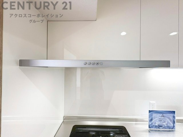 パワフルな吸引力で調理中の臭気等をしっかり処理してくれ、室内を快適に保ってくれます。　