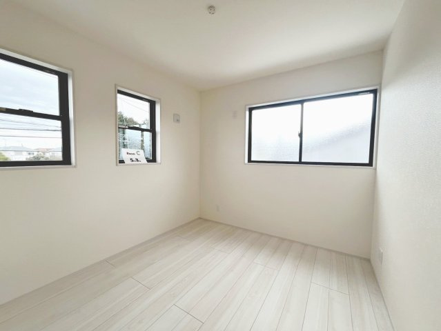 きれいな洋室です