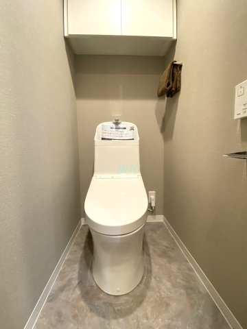プライベート空間として機能や内装にこだわった、優しい雰囲気のトイレはリラックス空間へ。