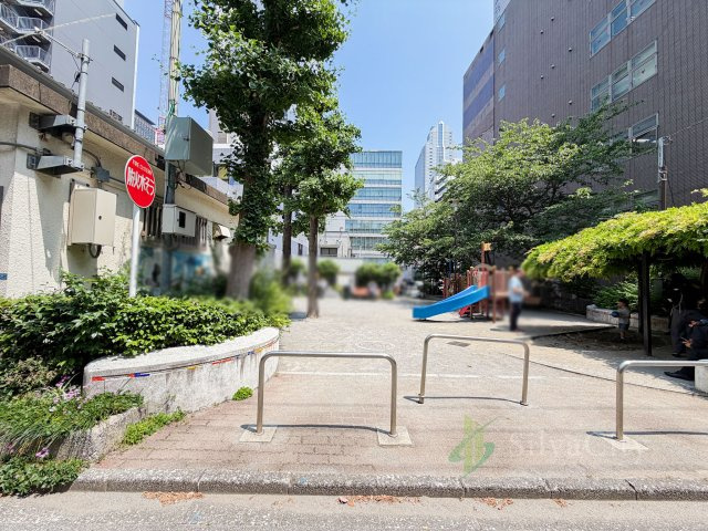隣地