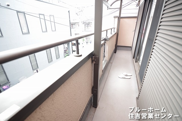 東向きで朝の日差しが明るいバルコニーです！
