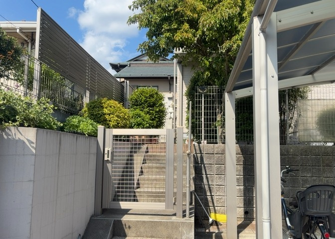 省エネ給湯器とは従来型の給湯器より熱効率が高く、少ない燃料でたくさんのお湯を沸かすことが出来る高効率な給湯器のことを指します。また、省エネ給湯器には種類があり、利便性や効果なども様々です。