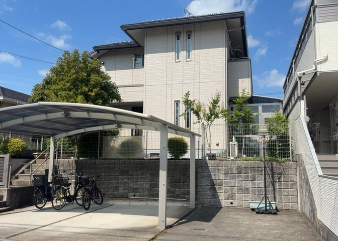 物件の詳細については、現地を見てわかること以外に、役所や法務局などで調べないとわからないことがあります。そのため、現地に行く場合は、もしこの物件を買ったらどのような生活ができるかをイメージしましょう。