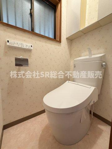 温水洗浄便座もございます♪
