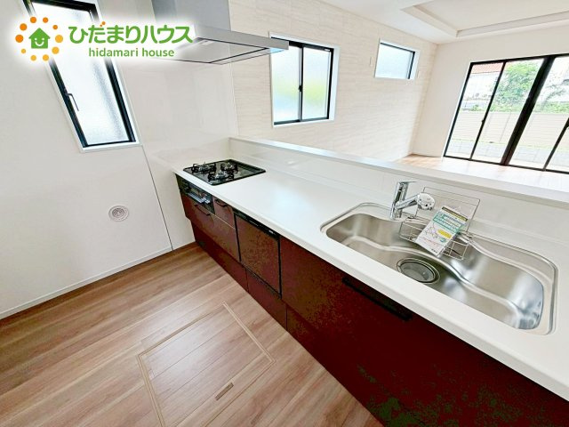 料理をしながらでも、ご家族との会話を楽しめる対面式キッチン♪