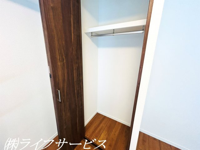 バルコニー側洋室6帖/クローゼット有