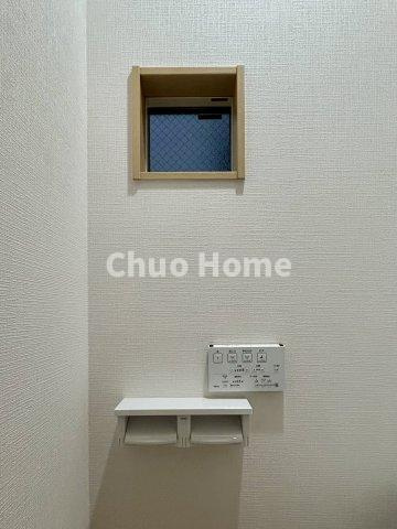 【ウォシュレット】清潔に使いたいお手洗いには最適な設備です。もちろんウォームレットも標準装備です。