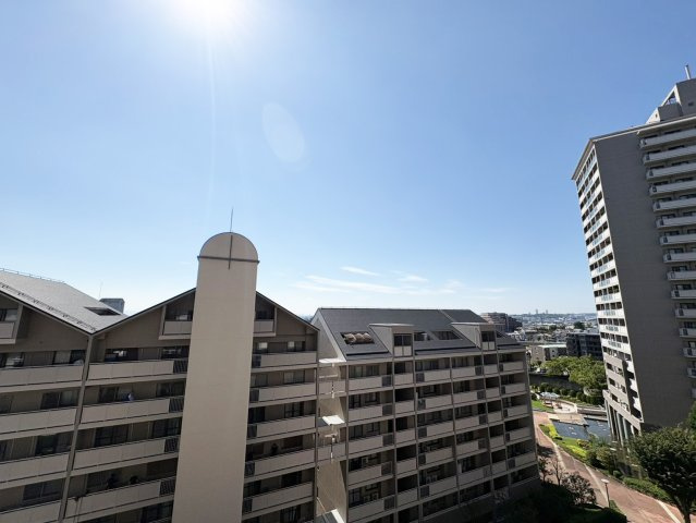 南側バルコニーからの南西向きの眺望です。