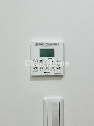 【浴室乾燥機】暖房・冷風・換気・乾燥が可能です。毎日を快適に過ごせるうれしい機能が揃っています。雨の日の洗濯物も安心です。
