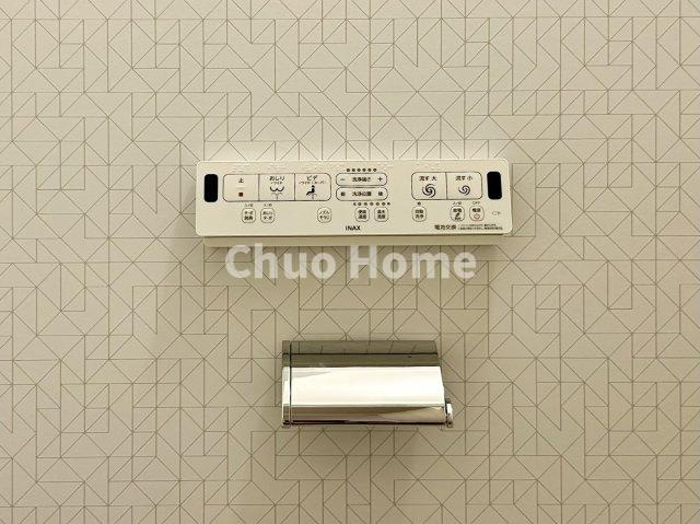 【ウォシュレット】清潔に使いたいお手洗いには最適な設備です。もちろんウォームレットも標準装備です。