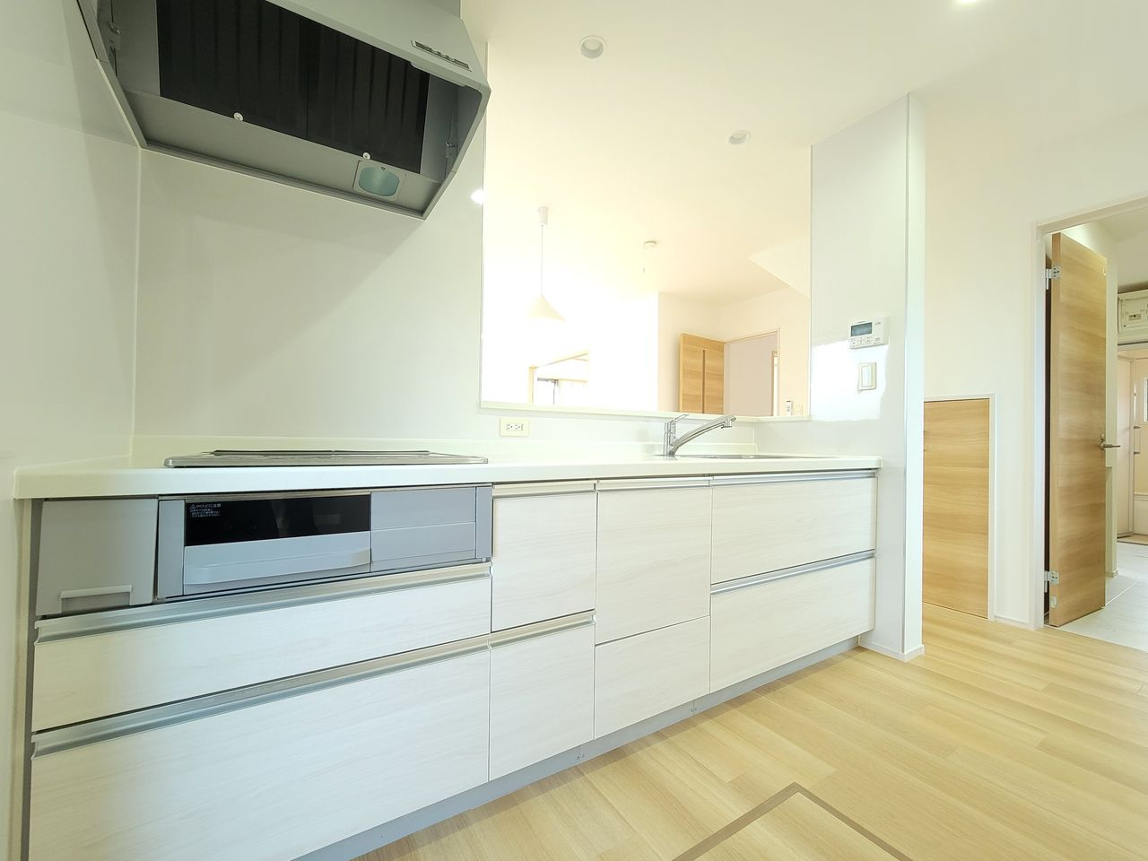 吊戸棚レスで明るいキッチンです。