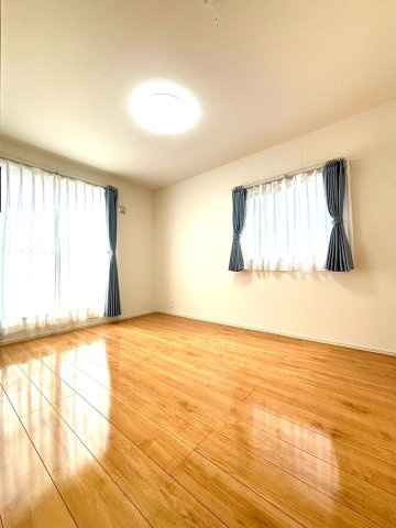 個人の部屋や寝室として使える洋室です