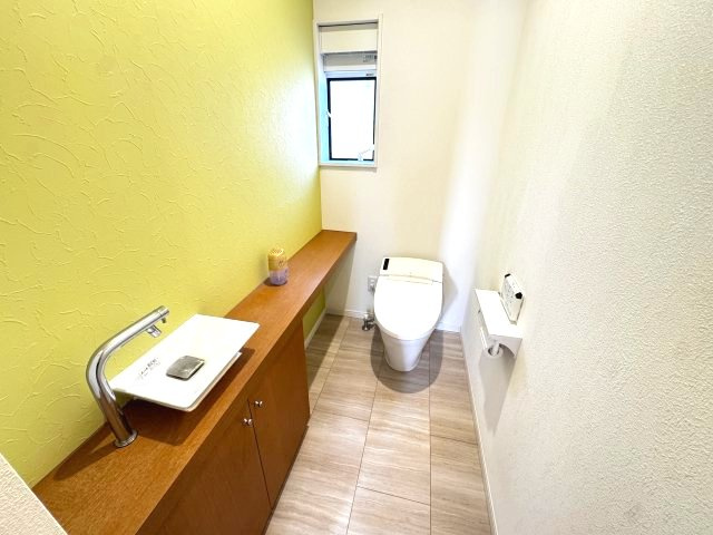 高機能トイレ。手洗いもあるので生活動線がスムーズになります♪