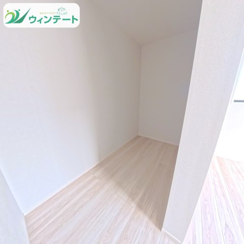 各居室に収納完備。荷物が多くてもすっきり暮らせます。