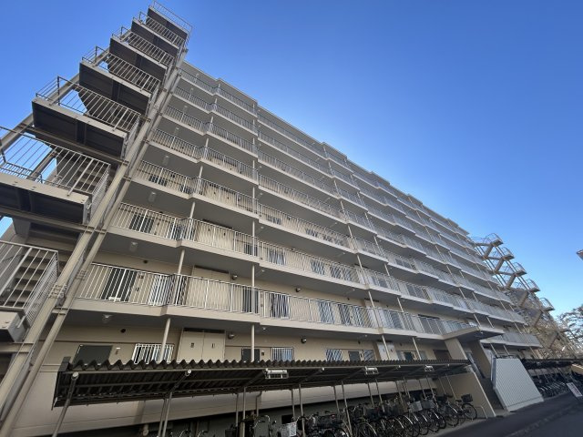 近隣にはスーパー・コンビニ等お買物施設多数で便利♪