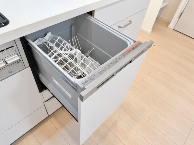 ◆食洗機など、設備も充実しており、快適な生活をサポートします。料理の時間がより心地よくなります。家事を楽しみながら、おいしい食事を作ることができる理想的なキッチンです。
