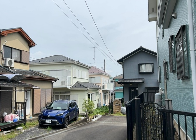 眺望を気にして物件を探す場合、前面に建物が建っていないか現地で確認しましょう！前面に建物があると景色はもちろん、日当たりや風通しにも影響が出てきます。住んだ時のことを想像しながら現地見学をしましょう。