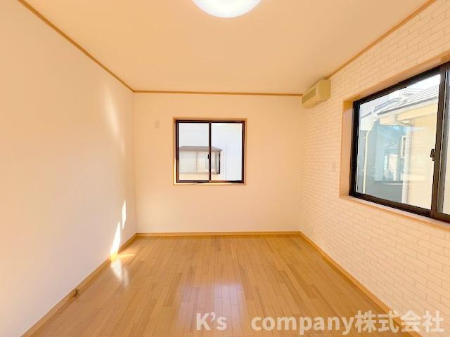 洋室◇2面採光で明るいお部屋です◇