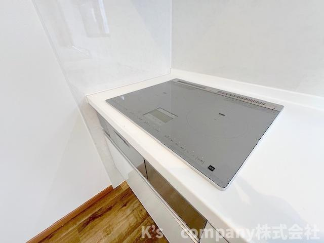 小さいお子様のいるご家庭にも安心なIHクッキングヒーター☆