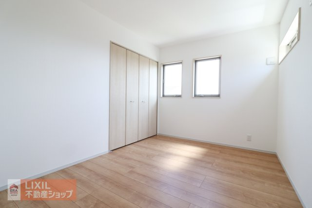 【子供部屋】現地完成写真。お子様の成長を見守るお部屋♪しっかり収納があり快適に過ごせます。