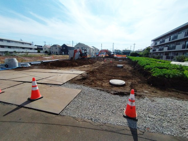 東側6ｍ公道×北側5ｍ公道に面した開放的な立地。