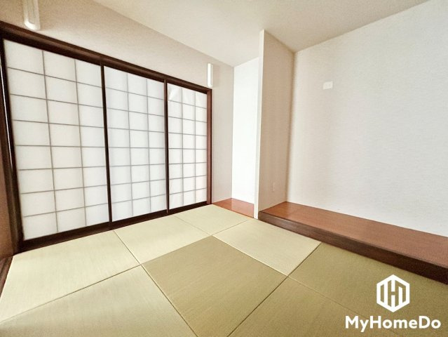 畳の香りに包まれる、心落ち着く和の空間。忙しい日常の中で、ほっと一息つける癒しの住まい。