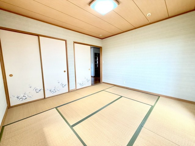 畳のやわらかな感触が心地よく、家族のくつろぎ空間としてもぴったり