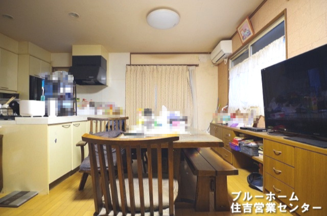 2階LDKです。18帖ございます♪　天井も高く開放感ございます。