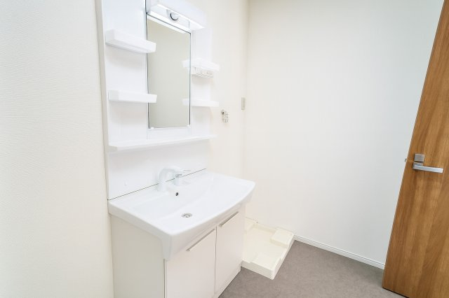 小物を置くことができて便利です