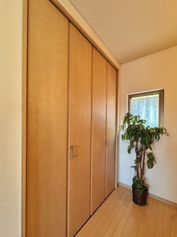 主寝室にあるクローゼット。収納力あります！